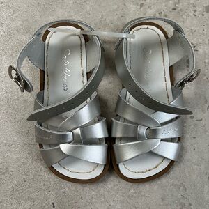 Saltwater Sandals size 9 toddler
